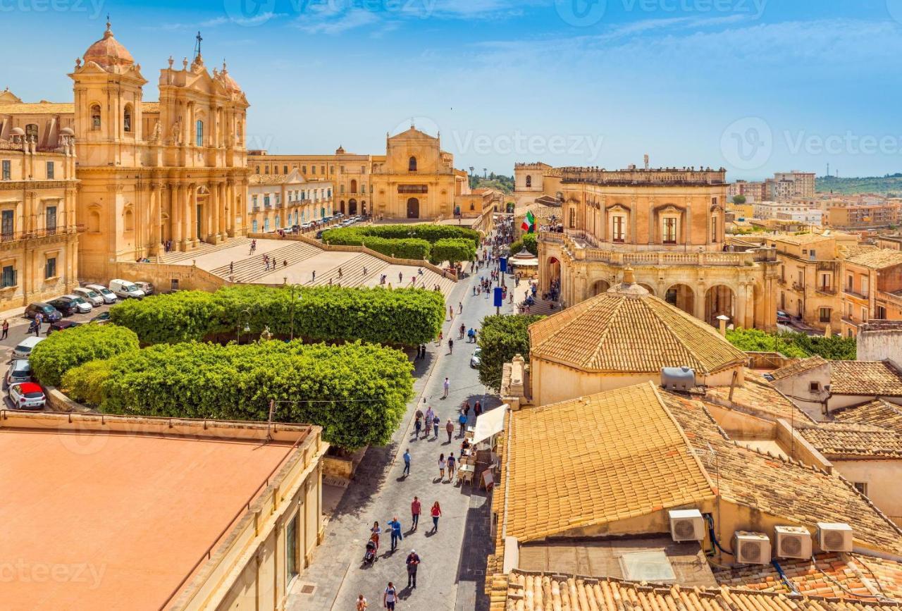 A Casa Tua Affitti Brevi Bed & Breakfast Noto Exterior photo