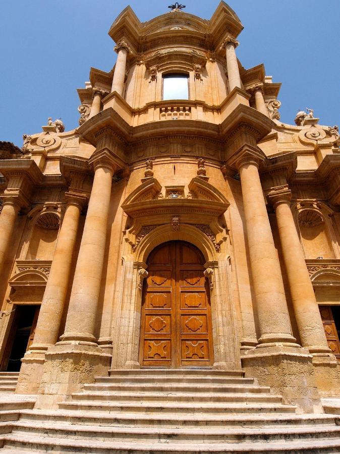 A Casa Tua Affitti Brevi Bed & Breakfast Noto Exterior photo